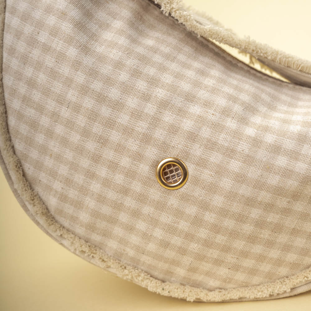 Moon Bag Vanilla Check – otvor na sáčky na zadní straně