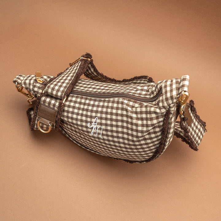 Moon Bag Cocoa Check – pohled zepředu