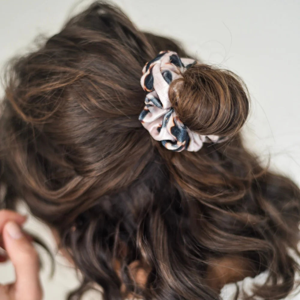 Cocopup Hair Scrunchie - Ivory Tort