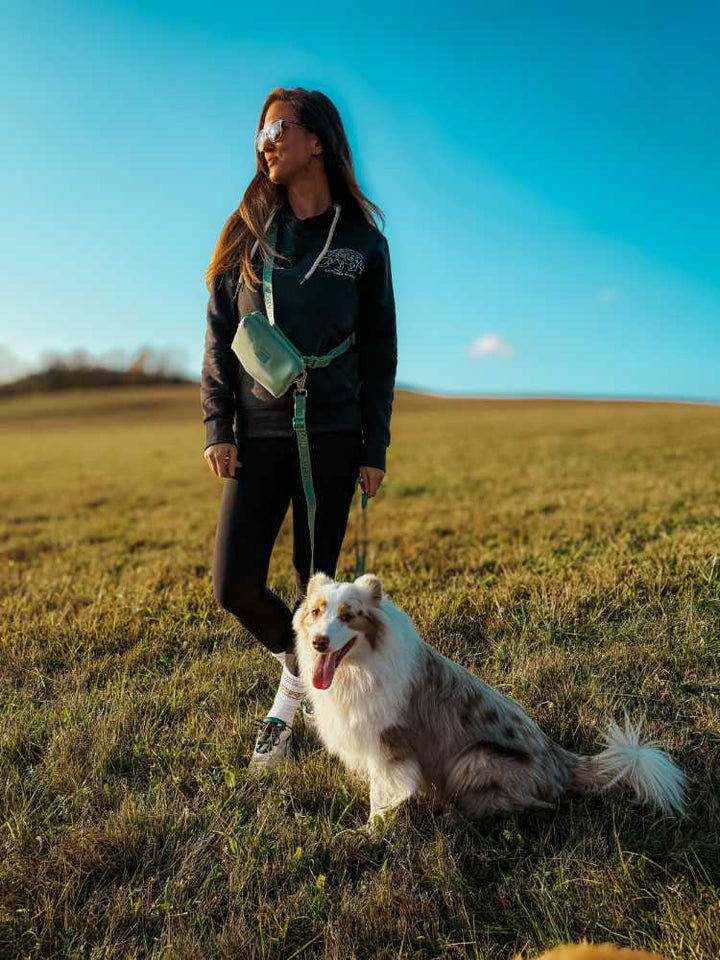 Unisex-Kapuzenpullover – Born to Explore
