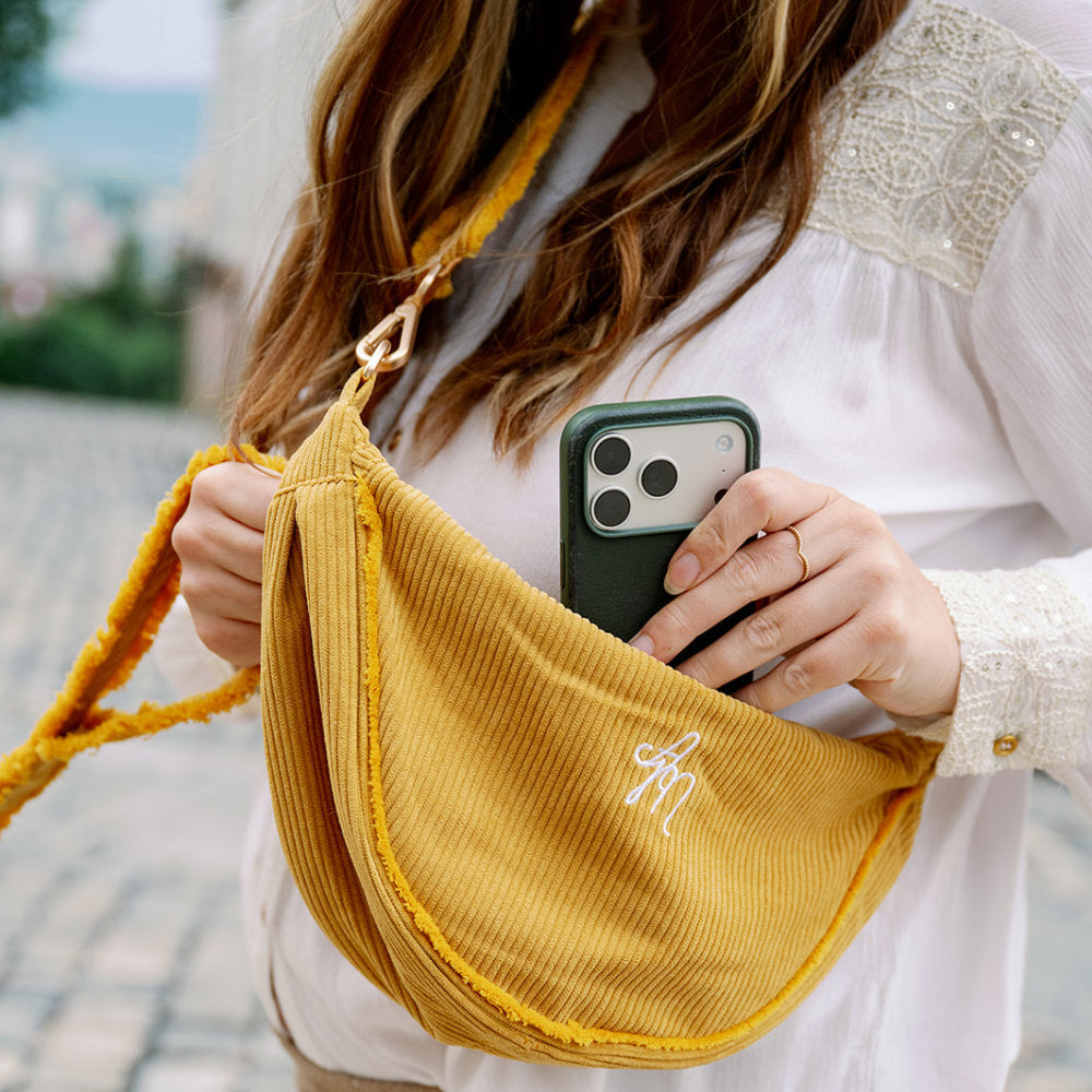 Moon Bag Honey Cord Crush – telefon a drobnosti po ruce