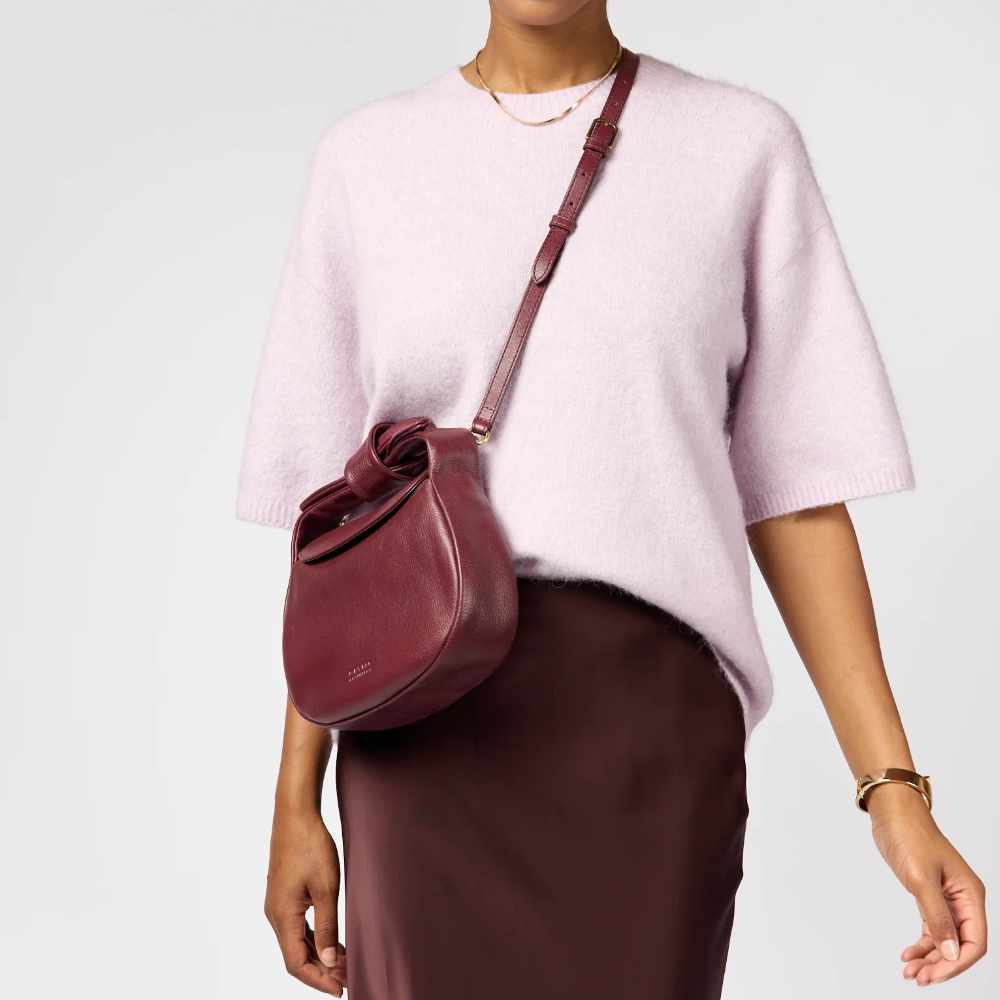 Kabelka O my Bag Amsterdam - Coco Croissant - Dark Cherry