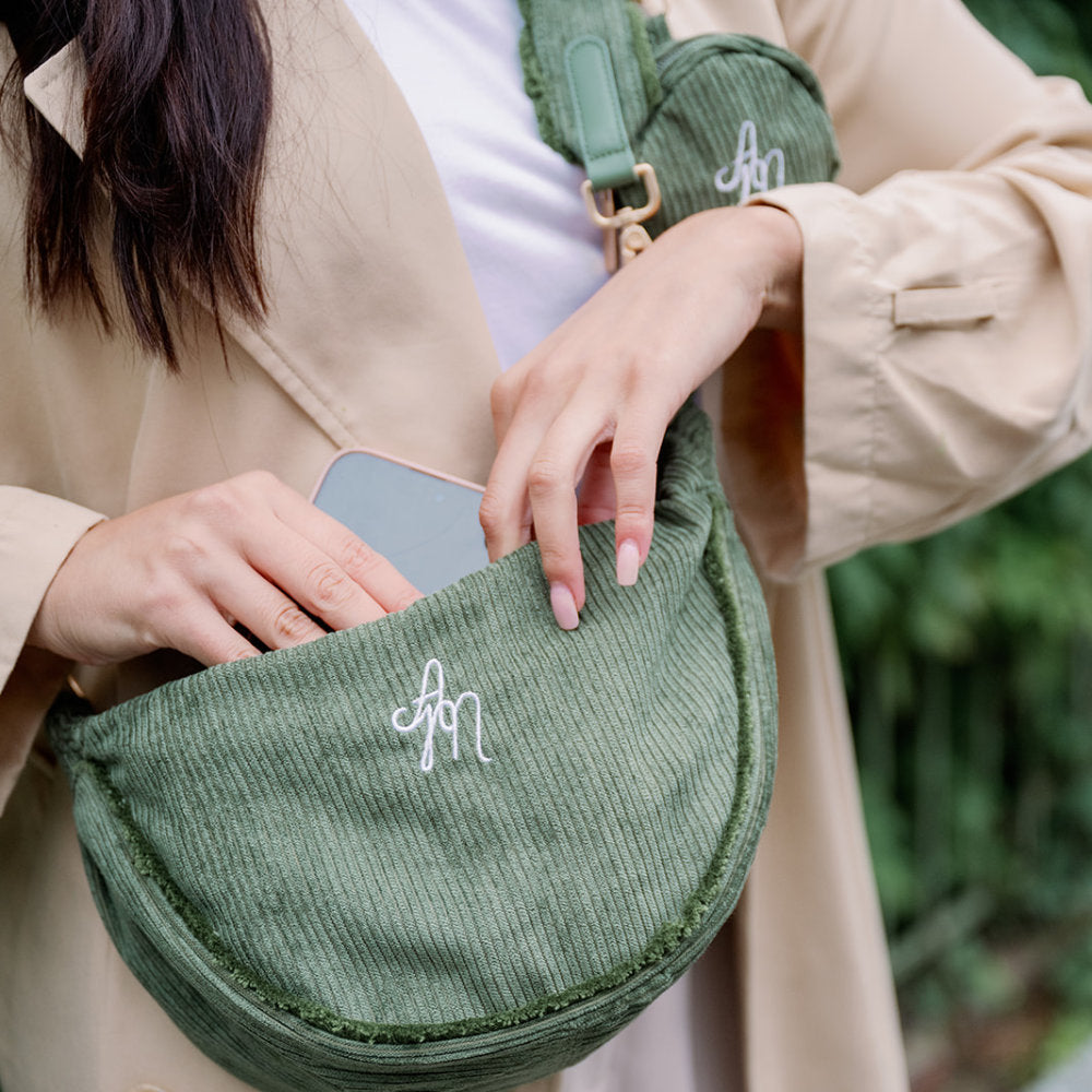 Moon Bag Khaki Cord Crush – telefon a drobnosti po ruce