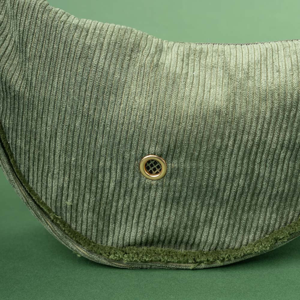 Moon Bag Khaki Cord Crush – zadní strana s otvorem na sáčky