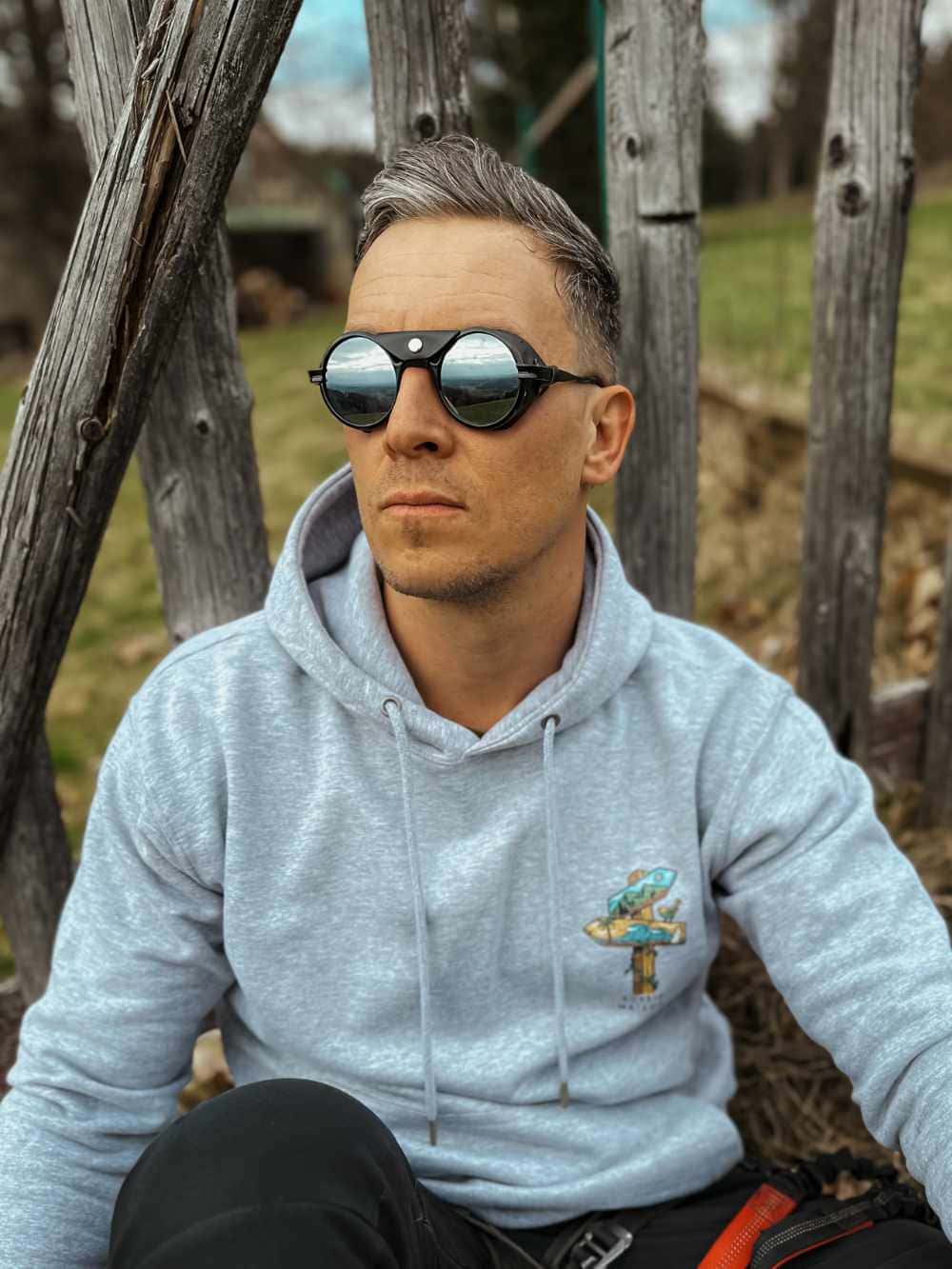 Unisex mikina - Hory a Ocean -šedá