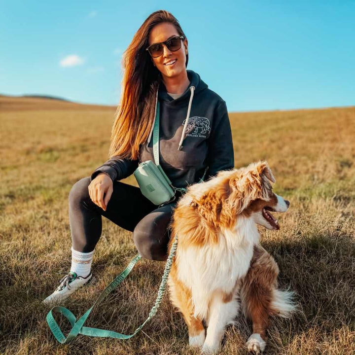 Unisex-Kapuzenpullover – Born to Explore