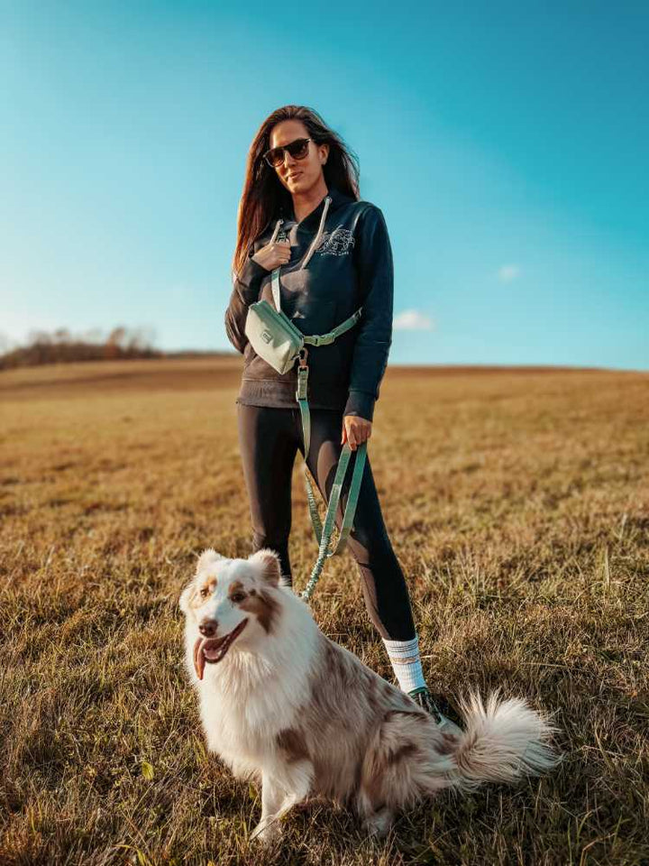 Unisex-Kapuzenpullover – Born to Explore